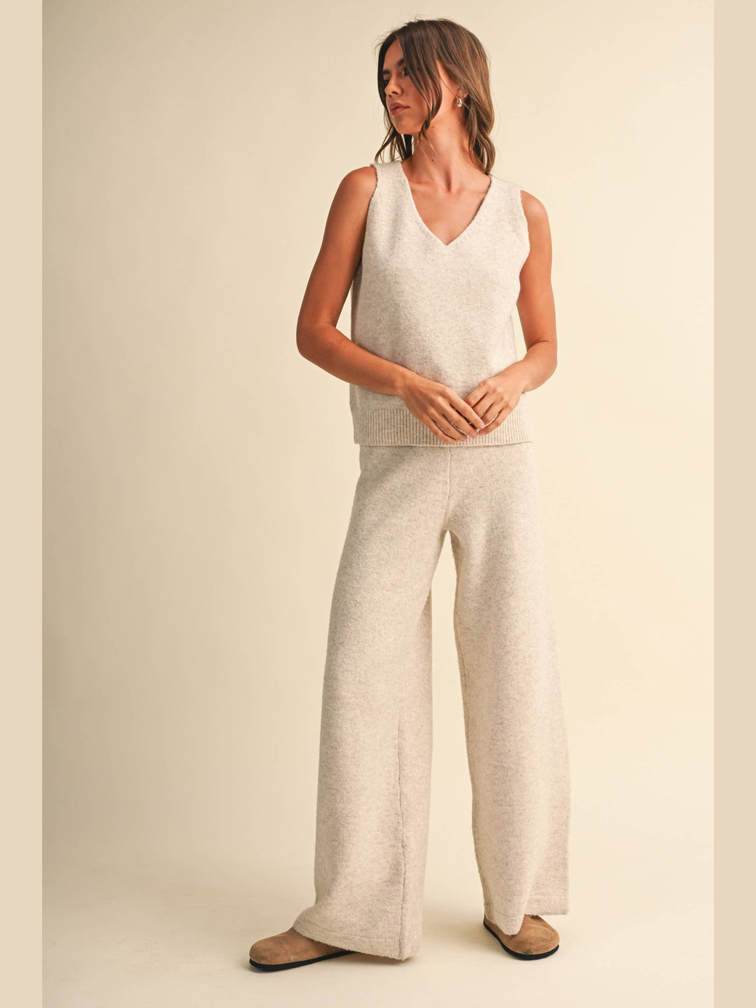 V-NECK SLEEVELESS TOP WITH LONG-SLEEVED CARDIGAN & PANTS