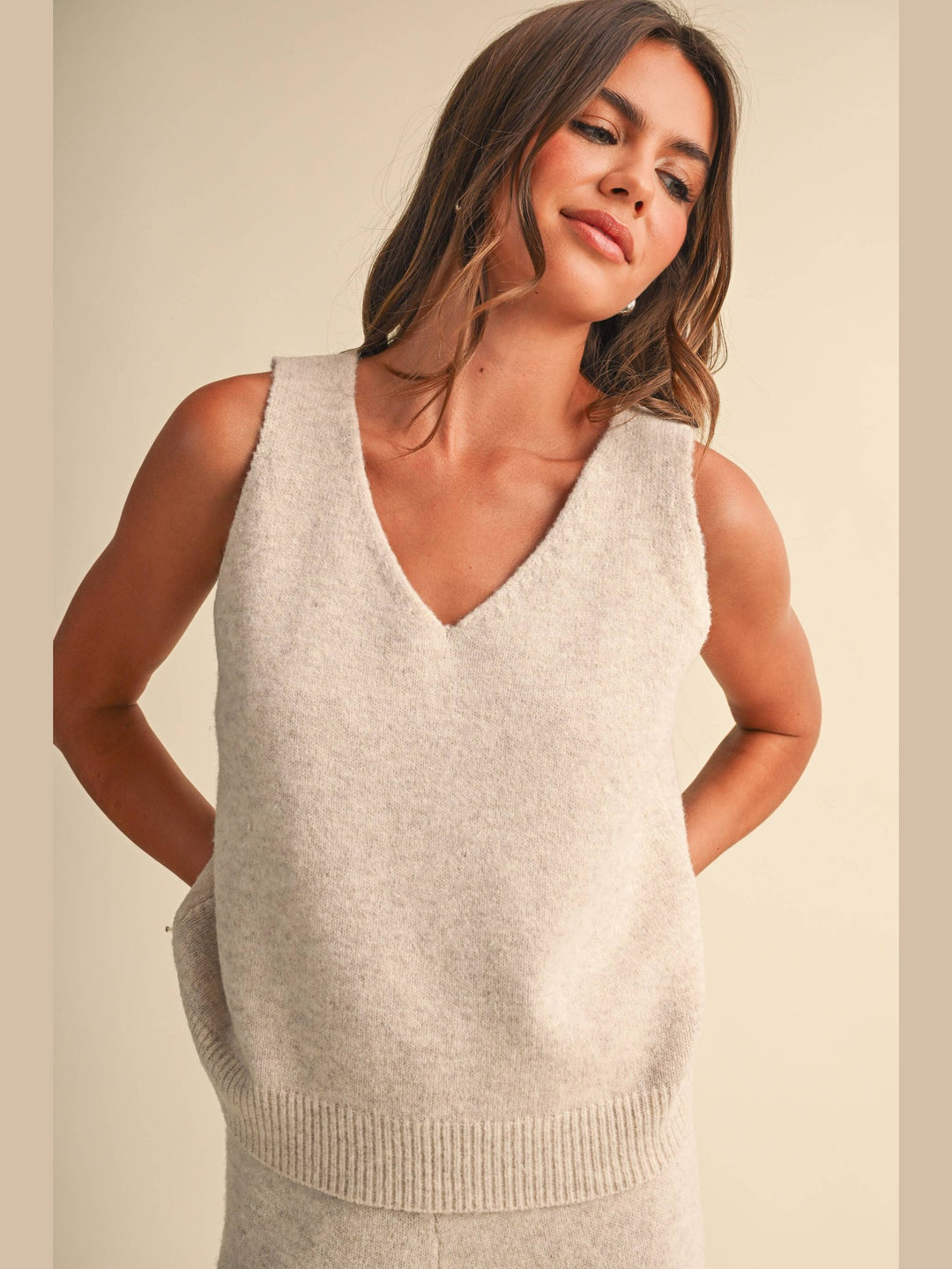 V-NECK SLEEVELESS TOP WITH LONG-SLEEVED CARDIGAN & PANTS