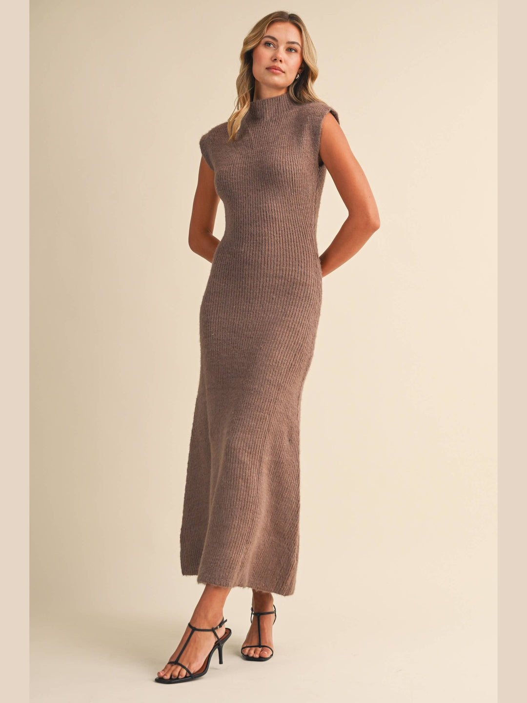 SLEEVELESS TURTLENECK SWEATER MIDI DRESS
