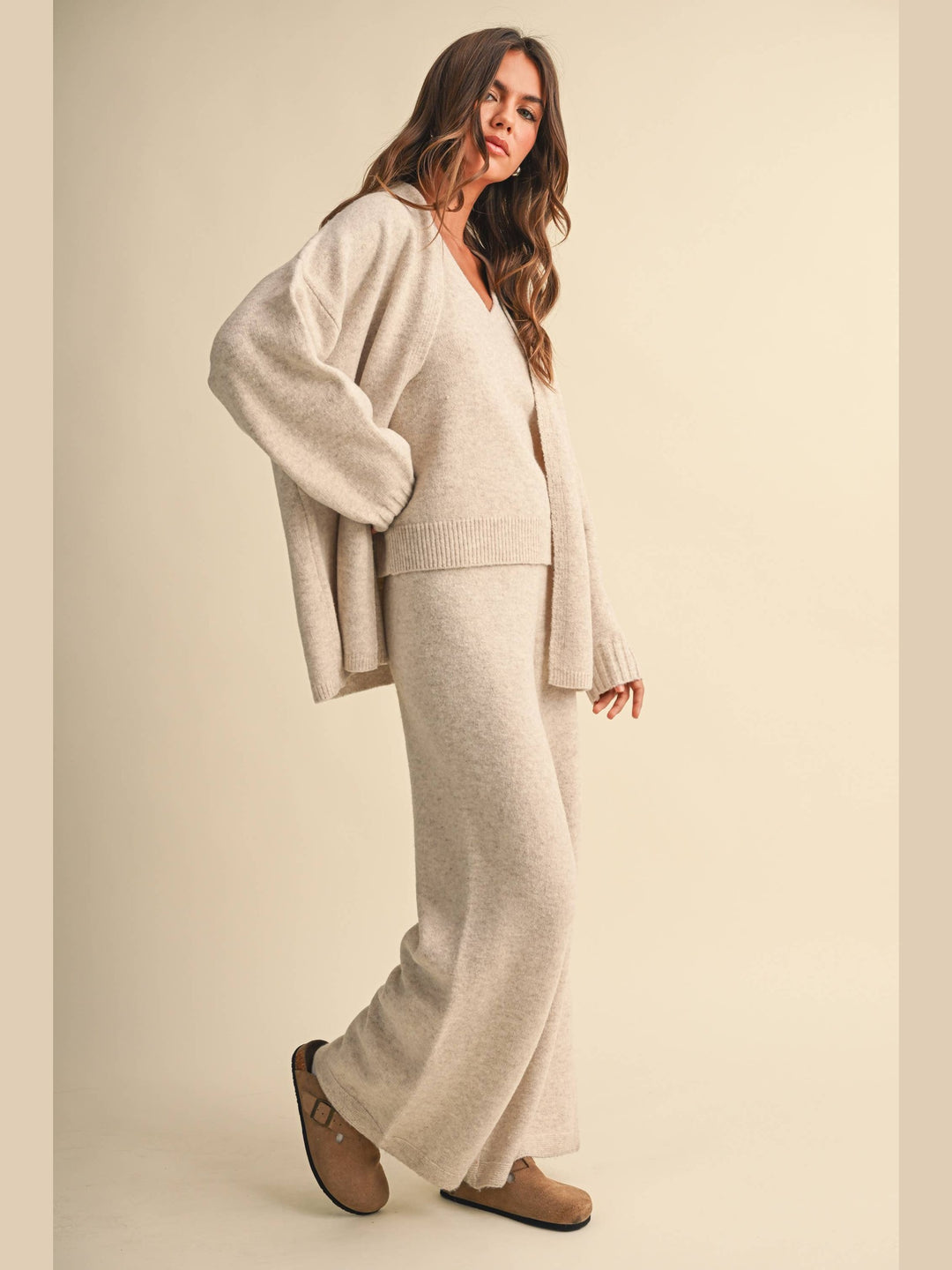 V-NECK SLEEVELESS TOP WITH LONG-SLEEVED CARDIGAN & PANTS