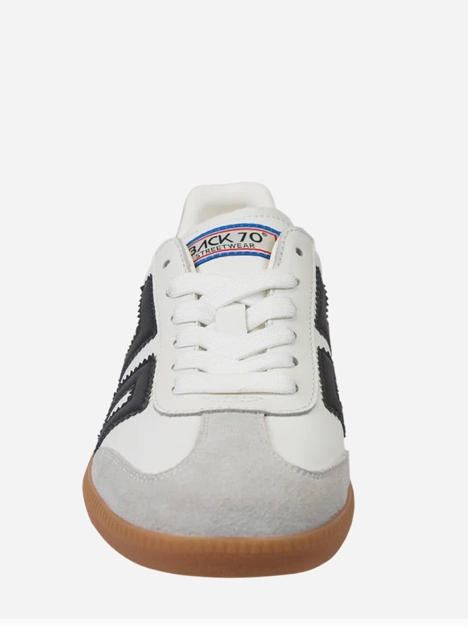 Cloud Sneaker- White & Black