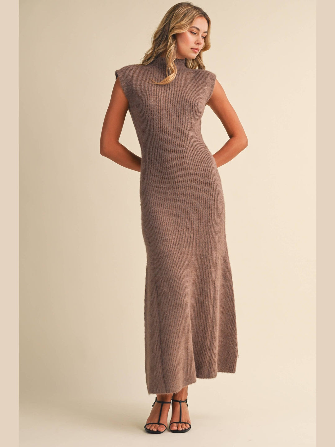 SLEEVELESS TURTLENECK SWEATER MIDI DRESS