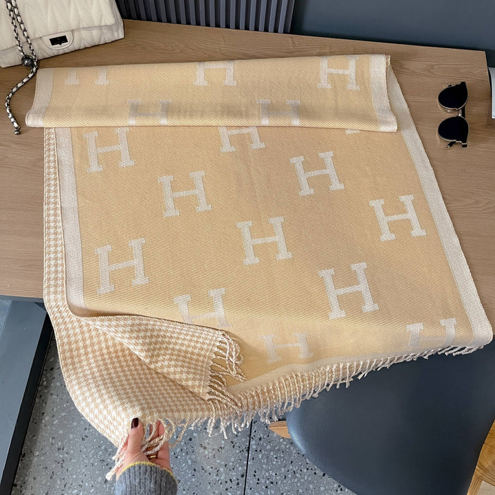 Equestrian Tan / Cream Houndstooth Reversible Cashmere-Feel Wrap