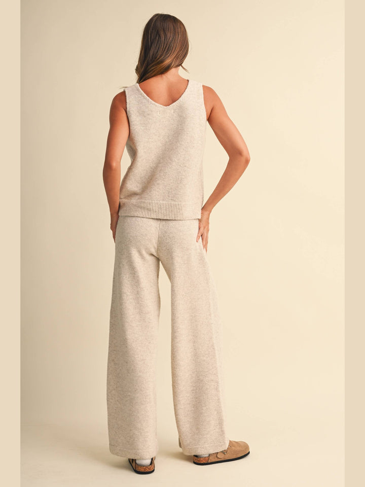 V-NECK SLEEVELESS TOP WITH LONG-SLEEVED CARDIGAN & PANTS