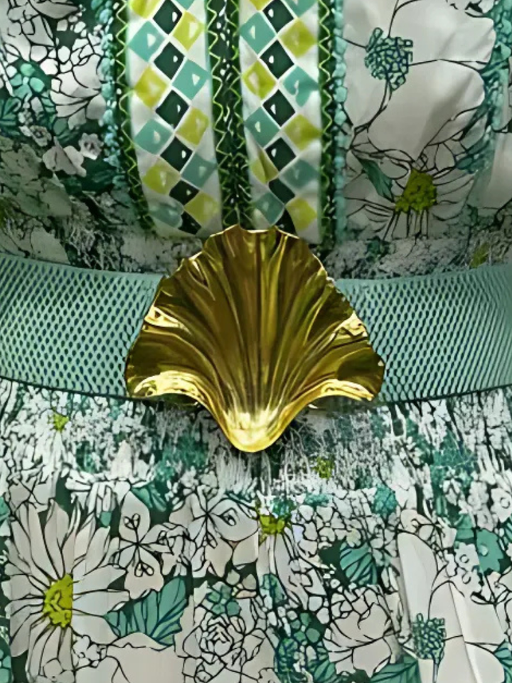 Gold Interchangeable Belt Buckle- Clamshell