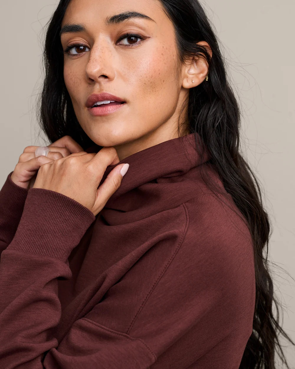 Rhone DreamGlow Mock Neck - Cherry Bark