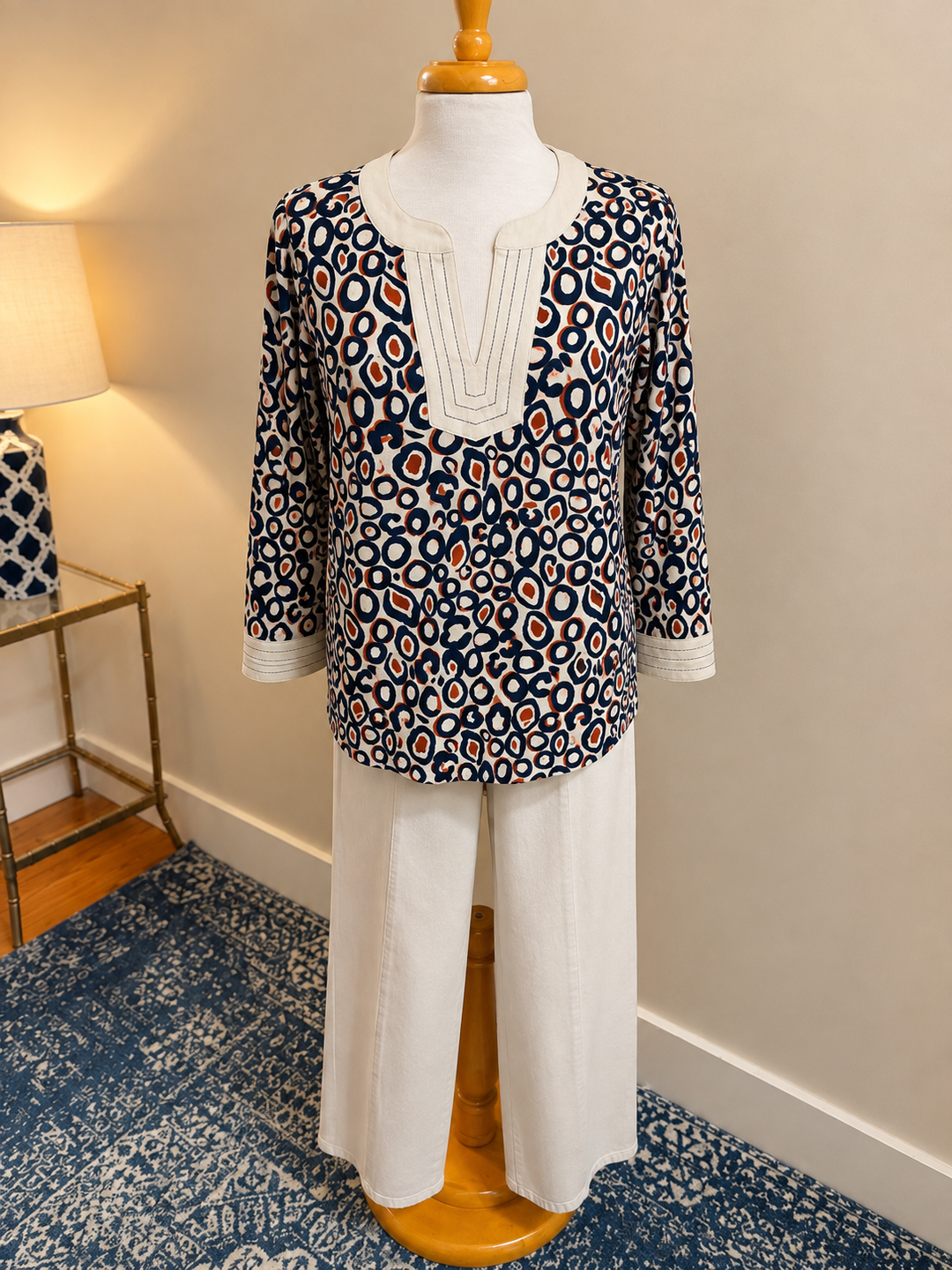 3/4 Band Sleeve Notch Band Woven Top