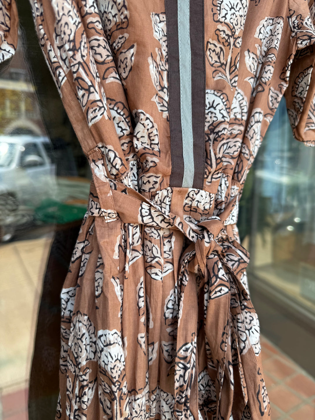 THML Puff Sleeve Floral Detailed V-Neck dress