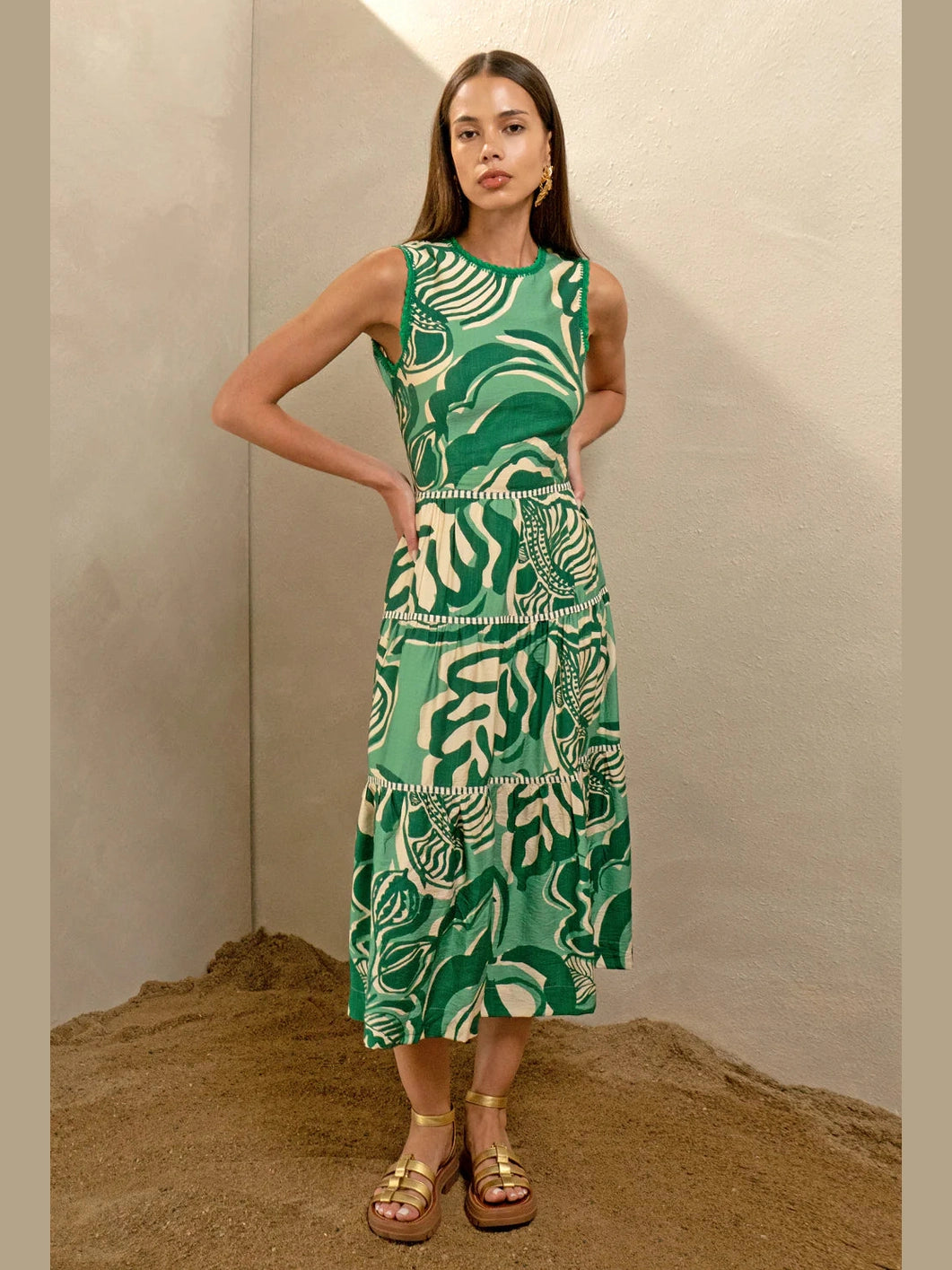Adelyn Rae Alva Leaf Print Tiered Maxi Dress – Bo & Company
