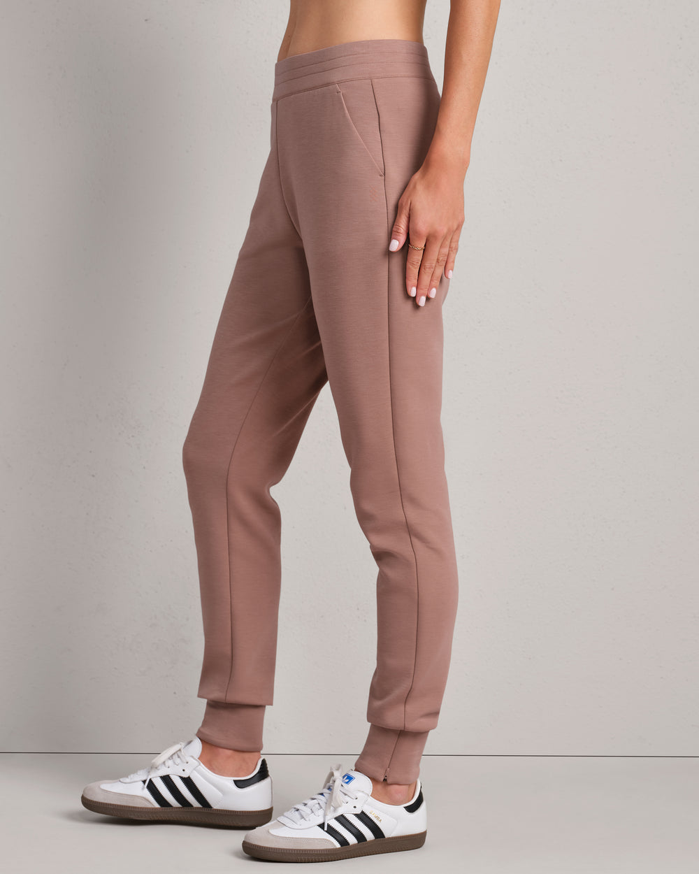 Rhone DreamGlow Taper Leg Pant- Clay Mist