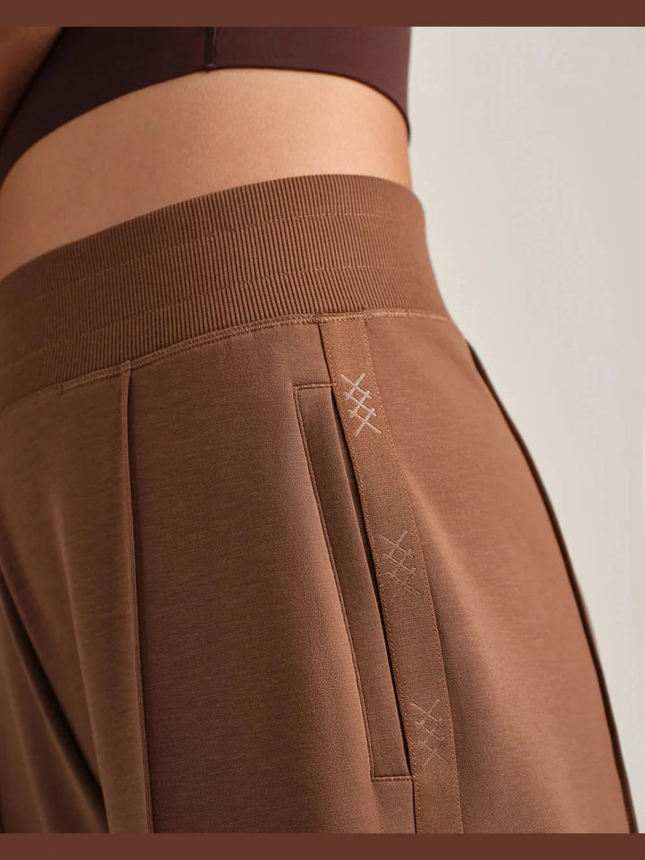 Rhone DreamGlow Trouser - Chestnut Brown