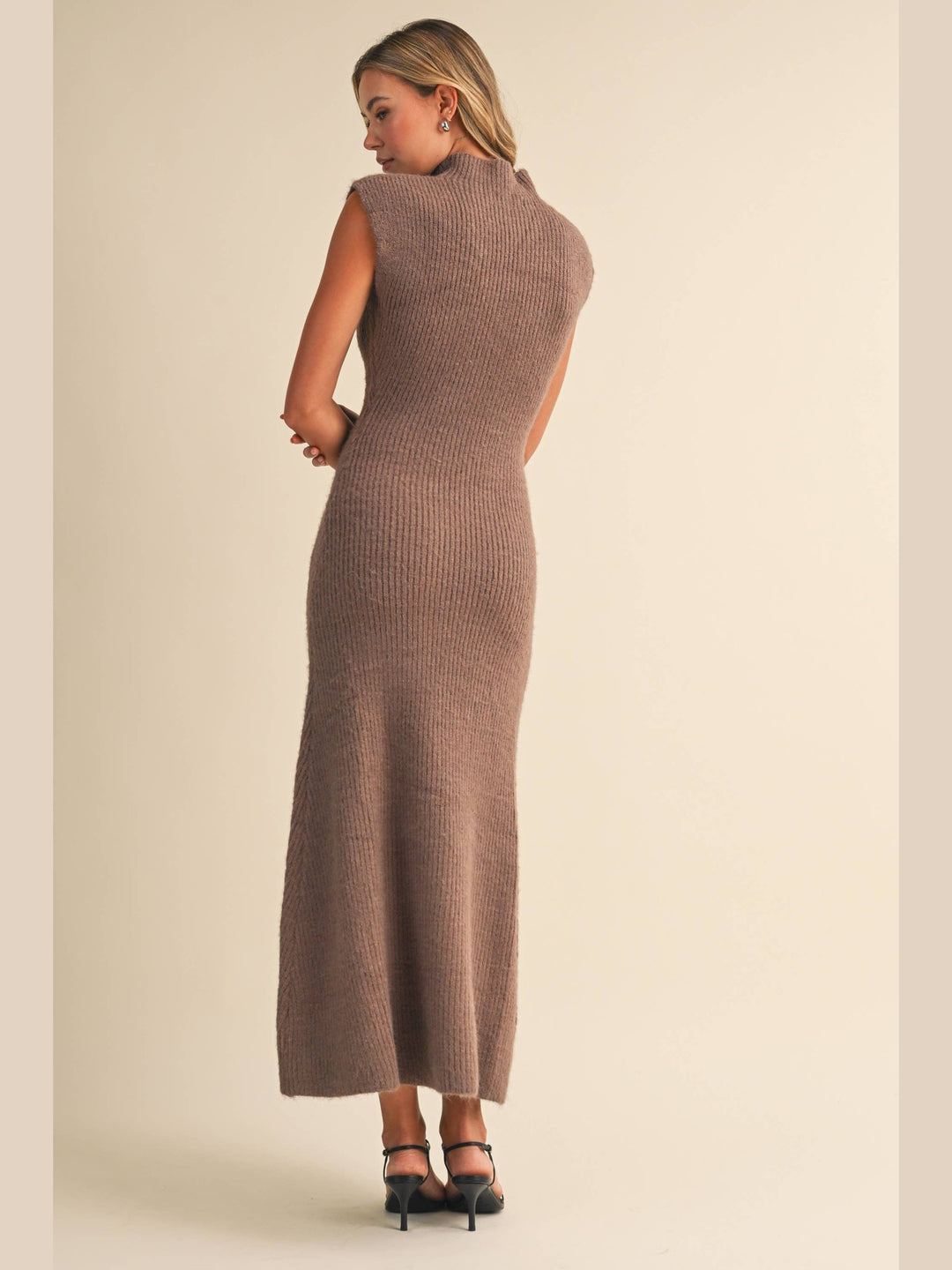 SLEEVELESS TURTLENECK SWEATER MIDI DRESS