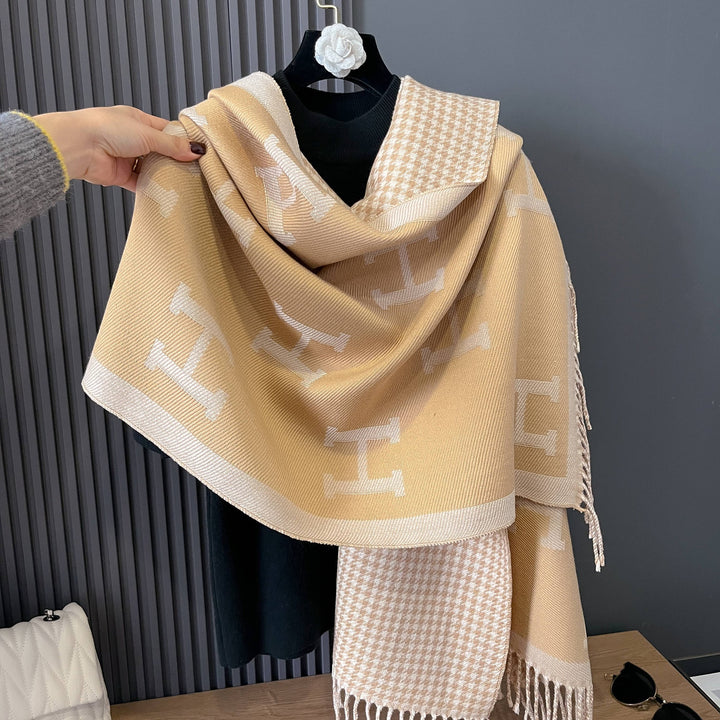 Equestrian Tan / Cream Houndstooth Reversible Cashmere-Feel Wrap