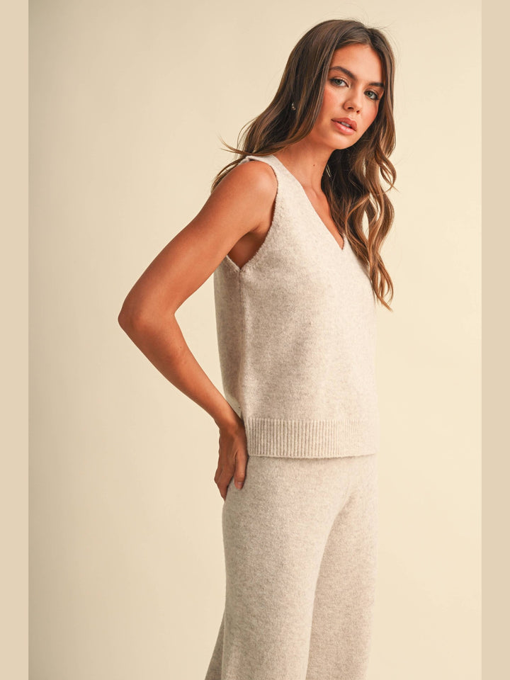 V-NECK SLEEVELESS TOP WITH LONG-SLEEVED CARDIGAN & PANTS